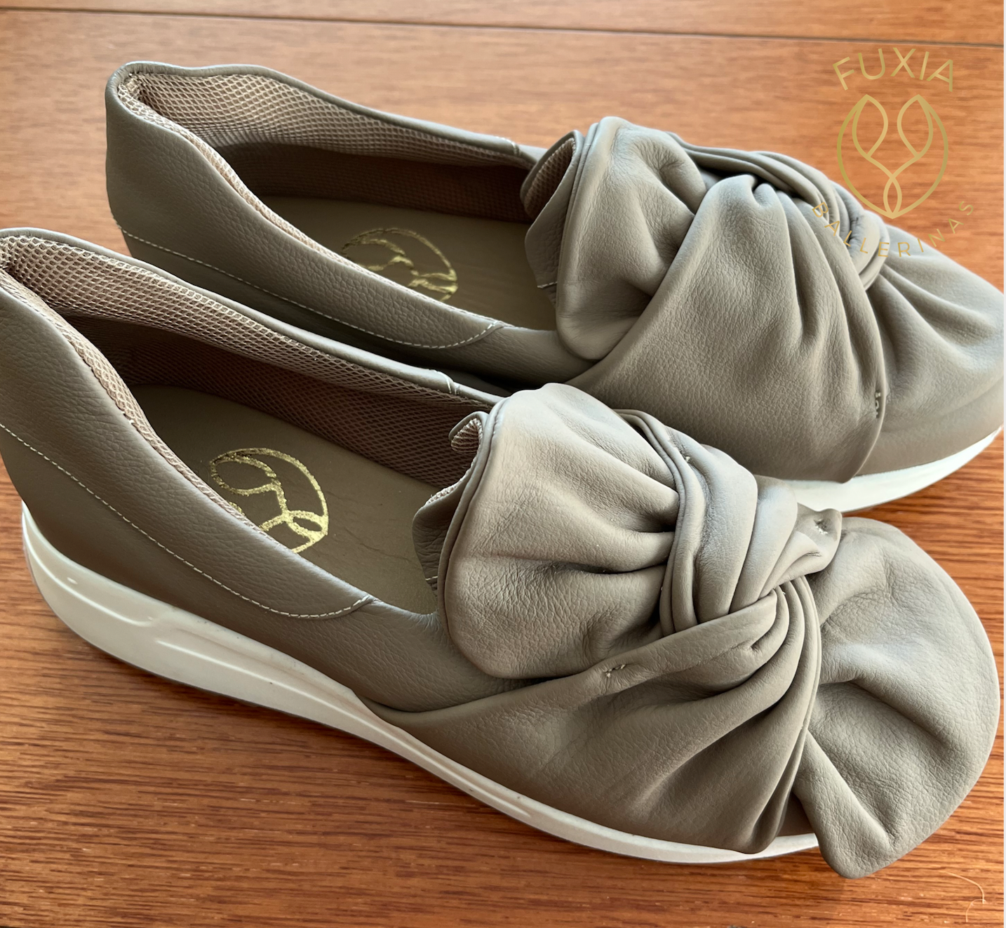 Zapatilla Moño Beige